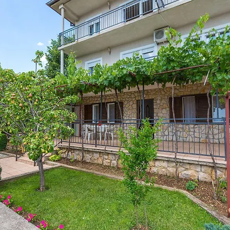 Charmantes Nur 650 Meter Zum Mit Mediterranem Garten, Meerblick, Grill Apartman *