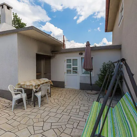 Appartement Charmantes Nur 650 Meter Zum Mit Mediterranem Garten, Meerblick, Grill