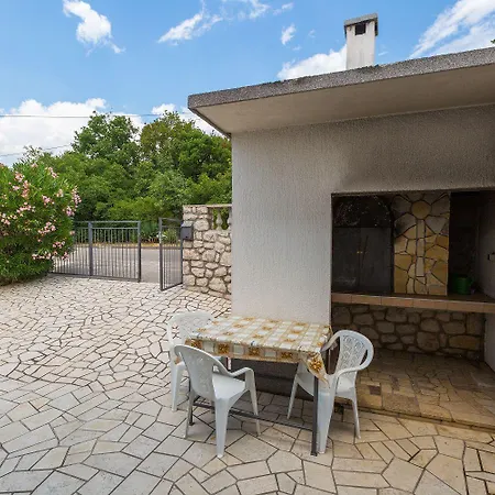 Charmantes Nur 650 Meter Zum Mit Mediterranem Garten, Meerblick, Grill Appartement Novi Vinodolski