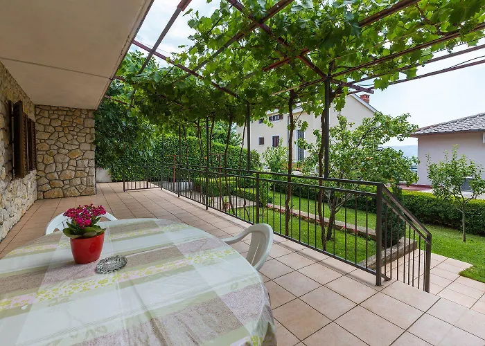 Charmantes Nur 650 Meter Zum Mit Mediterranem Garten, Meerblick, Grill Apartman