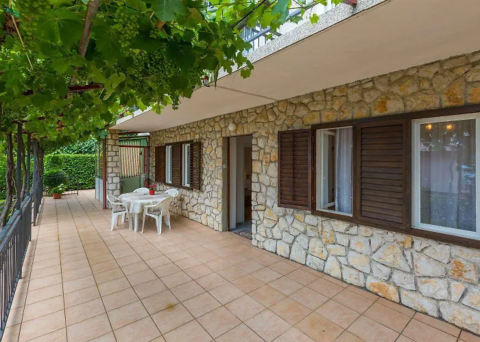Apartman Charmantes Nur 650 Meter Zum Mit Mediterranem Garten, Meerblick, Grill