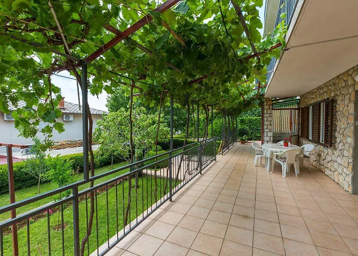 Charmantes Nur 650 Meter Zum Mit Mediterranem Garten, Meerblick, Grill Apartman