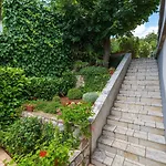 Charmantes Nur 650 Meter Zum Mit Mediterranem Garten, Meerblick, Grill Apartamento