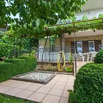 Charmantes Nur 650 Meter Zum Mit Mediterranem Garten, Meerblick, Grill Apartamento