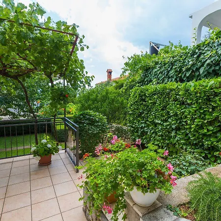 Charmantes Nur 650 Meter Zum Mit Mediterranem Garten, Meerblick, Grill Appartamento