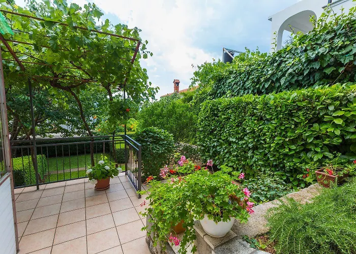 Charmantes Nur 650 Meter Zum Mit Mediterranem Garten, Meerblick, Grill Διαμέρισμα
