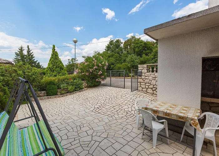 Charmantes Nur 650 Meter Zum Mit Mediterranem Garten, Meerblick, Grill *